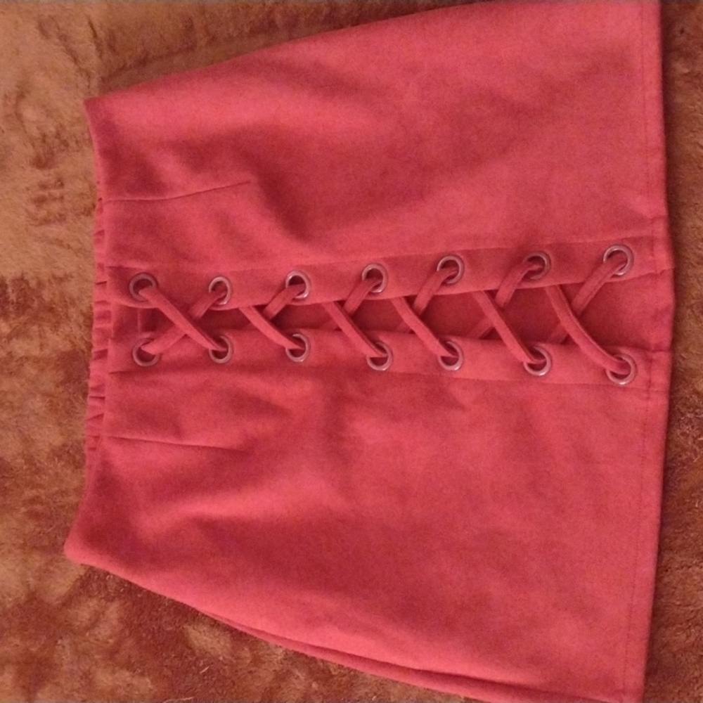 Cute shinestar red skirt